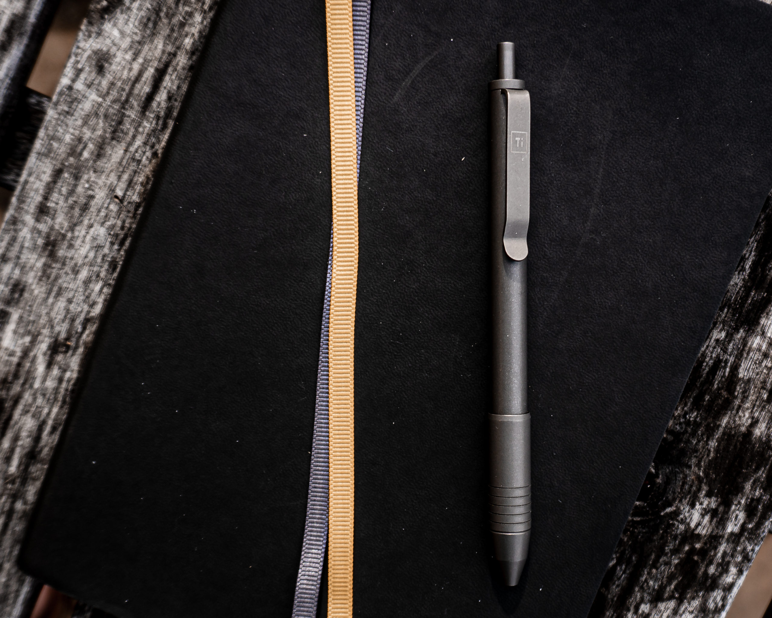  BIG IDEA DESIGN Dual Side Click Pen (Titanium DLC